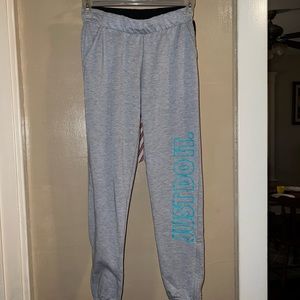 Nike sweatpants. woman's size small. only worn a few times, in great condition!
